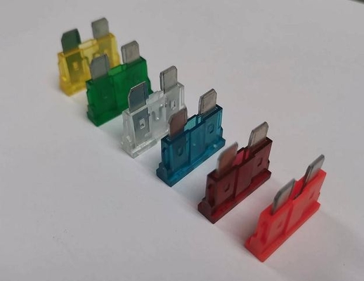فیوز مشکی تیغه خودرو DC32V 1A قابل استفاده برای محافظ شاخه داخلی
