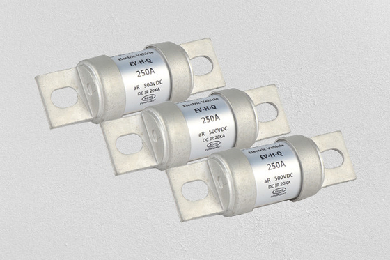 فیوز خودروی برقی AC690V با ظرفیت شکست بالا سفید رنگ