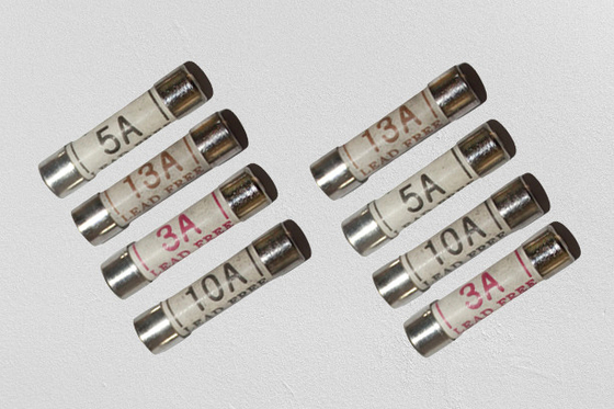 Plug Top Bussmann Fuse Bs 1362 Protection Overload ولتاژ نامی 240VAC
